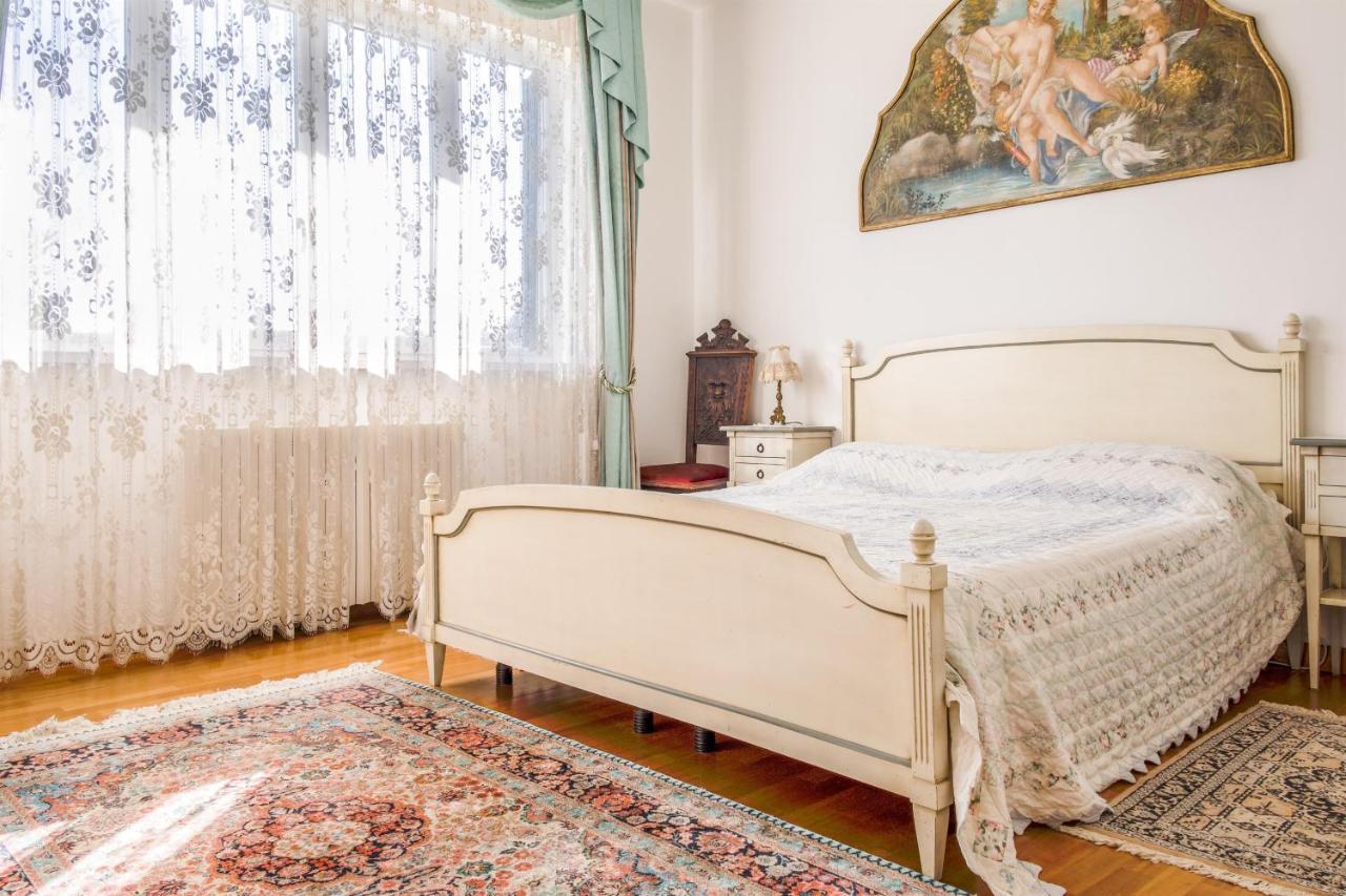 Villa Carini With 3000 Mq Garden & Heated Pool Кастельнуово-дель-Гарда Экстерьер фото