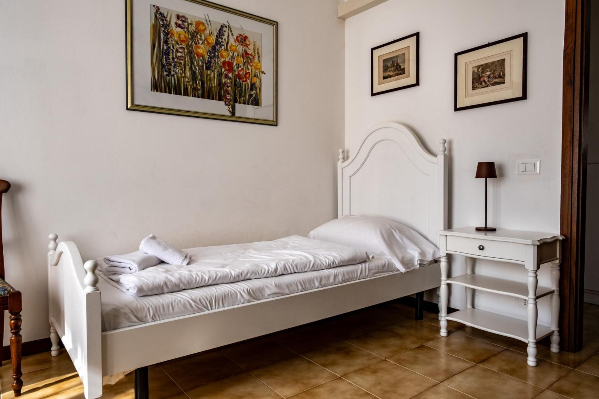Villa Carini With 3000 Mq Garden & Heated Pool Кастельнуово-дель-Гарда Экстерьер фото